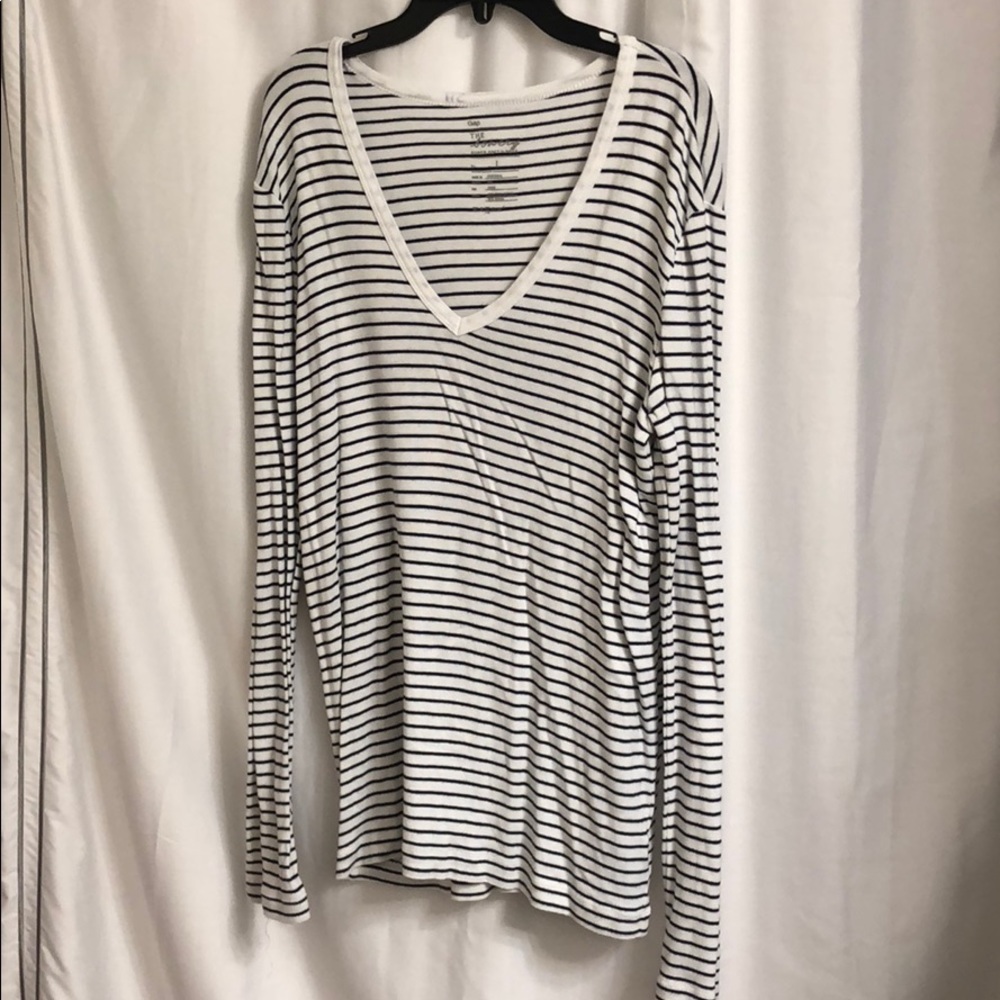 STRIPPED V NECK LONG SLEEVE SHIRT GAP LARGE